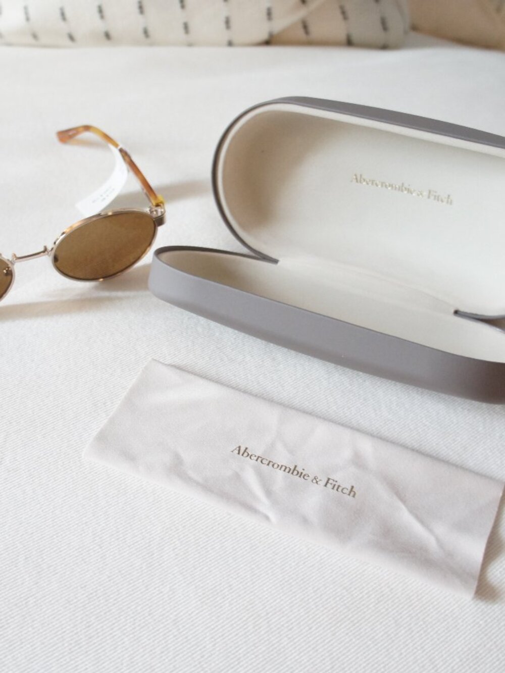 Aberombie & Fitch 51mm Oval Sunglasses Gold Amber Brown NWT - Picture 12 of 12